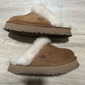 Women’s Chestnut Disquette Uggs Size 9